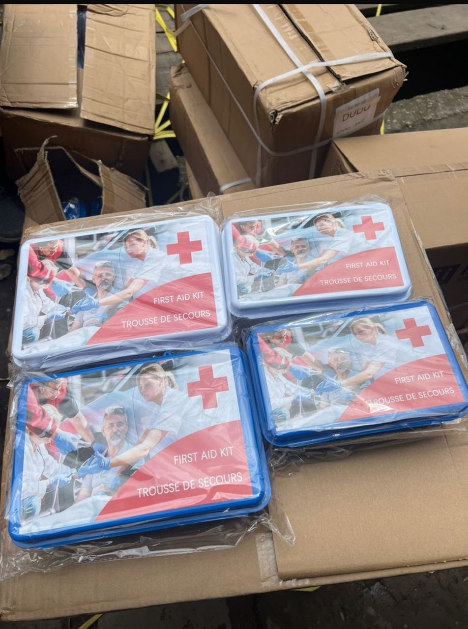 trousse de secours (first aid kit) trousse de secours (first aid kit)